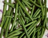 फ्रेंच बींस आलू मसाला फ्राई (french beans aloo masala fry recipe in Hindi) रेसिपी चरण 1 फोटो