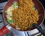 Foto langkah ke 6 dari resep Mie Goreng Special.