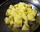 Foto langkah ke 1 dari resep Sup Tahu Kentang Jamur.
