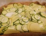 Foto del passaggio 5 della ricetta Torta salata con zucchine e taleggio