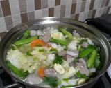 Foto langkah ke 5 dari resep Sop Sayuran Bakso.