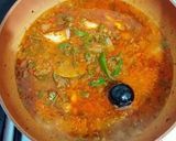 Foto del paso 5 de la receta: Pollo en salsa escabechada agridulce a los aromas de limón negro