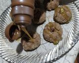 A picture of step 6 of Caramel Cocoa Coconut Macarons.