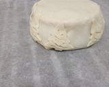 Foto del paso 6 de la receta: Hojaldre navideño con queso, confitura y cebolla caramelizada