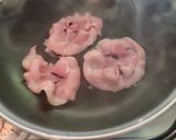 Une image de l'étape 7 de Spaghettis de Poireaux, Crème de Camembert, Émietté de Pancetta.