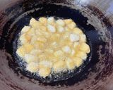 Foto langkah ke 3 dari resep Oseng Wortel Taoge Tempe Tahu.
