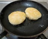 A picture of step 2 of Kashi Chat Bhandar's Chole Tikki Chat.