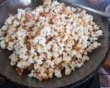 Foto langkah ke 3 dari resep Popcorn Caramel.
