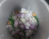 A picture of step 2 of Paneer green peas white gravy.