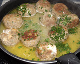 Foto del paso 3 de la receta: Albóndigas especiales de carnes variadas con salsa de vino