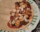 Foto del paso 5 de la receta: Quesadillas de solomillo de pollo y pimiento🍗🫑❤️