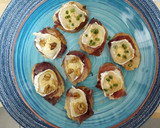 Foto del paso 5 de la receta: Tostas de Jamón con Queso de cabra y Miel