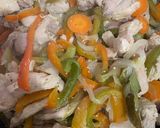 Foto del paso 6 de la receta: Pollo con verduras al vino blanco