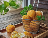 Foto langkah ke 9 dari resep Bitterballen Kentang Mozarella.