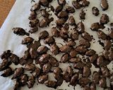 Foto langkah ke 3 dari resep Almond Chocolate Candy.