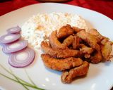 Paprikás lisztbe forgatott csirkemell csíkok recept fázis 2 fotója