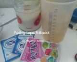 Foto langkah ke 5 dari resep Puding Lapis Polkadot Gampang Buatnya.