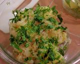 A picture of step 5 of Отварная картошка с луком.