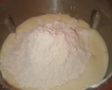 Foto del paso 3 de la receta: Magdalenas caseras rellenas de fresa en robot MC