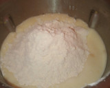 Foto del paso 3 de la receta: Magdalenas caseras rellenas de fresa en robot MC
