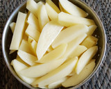 கார்லிக் பிரெஞ்சு ப்ரைஸ் ரெசிபி ஸ்டேப் 1 புகைப்படம்