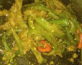 A picture of step 2 of Aamiya mirch.