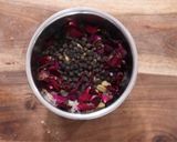 ઈન્સ્ટન્ટ ઠંડાઈ પાઉડર (Instsant Thandai Powder Recipe In Gujarati) રેસીપી સ્ટેપ2ફોટો