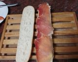 Foto del paso 3 de la receta: Bocadillo de jamón serrano, queso, tortilla francesa y tomate