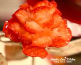 [阿妮塔♥sweet] 草莓玫瑰花。的食譜步驟2照片