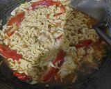 Foto langkah ke 3 dari resep Mie Nyemek Indomie Goreng.