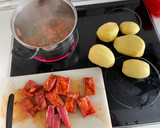 Foto del paso 2 de la receta: Patatas con costillas adobadas
