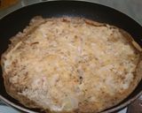 A picture of step 3 of Egg cheese sandwich.