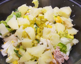 Foto del paso 2 de la receta: Ensalada de bonito con mango, atún y sésamo