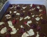 Foto del paso 7 de la receta: Cheesecake brownies con frambuesas