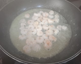 Foto del paso 1 de la receta: Espaguetis con gambas y salsa