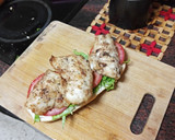 Foto del paso 3 de la receta: Bocadillo de merluza frita con lechuga, tomate y mayonesa