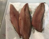 Une image de l'étape 1 de Filets de maquereaux marinés épices, ail et aneth.