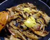 A picture of step 3 of Oyster Mushrooms with Mustard Sauce.