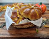 Foto del paso 13 de la receta: Bollos de calabaza rellenos de cabello de Ángel para Halloween