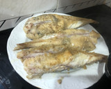 Foto del paso 3 de la receta: Rape en salsa con gambones y patata panadera