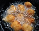 A picture of step 3 of Crispy Urad Dal Pakore.