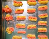 Foto langkah ke 5 dari resep Semprit Celup Coklat.