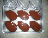 Foto del paso 9 de la receta: Bombones de chocolate rellenos de ganache de café