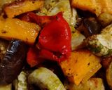Foto del paso 3 de la receta: Verduras grilladas al horno 🧅🫑🍆🍅