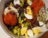عکس مرحله 4 از دستور سالاد آووکادو و تخم‌مرغ ویژه (رژیم کتوژنیک (Ketogenic Diet) )🥑🥚🍅🧅🍋
