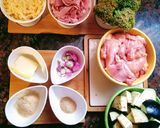 Foto del paso 1 de la receta: Gratinado de pollo con jamón natural y verduras (keto)