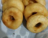 Foto langkah ke 5 dari resep Donat empuk gula siram.