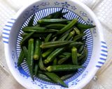 A picture of step 1 of Bhindi.