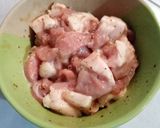 รูปขั้นตอนการทำที่ 1 ของ หมูย่างพริกไทยดำผัดหอมใหญ่