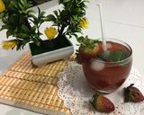 A picture of step 4 of Strawberry Icetea  #ramadankitiyari.